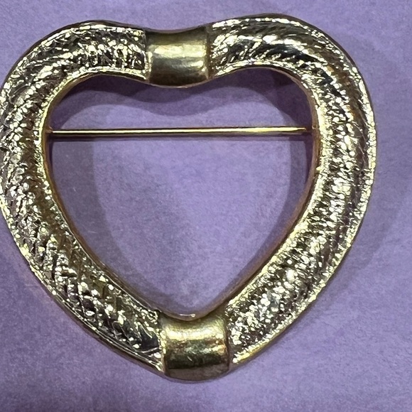 Vintage gold and silver heart pin - Picture 1 of 2